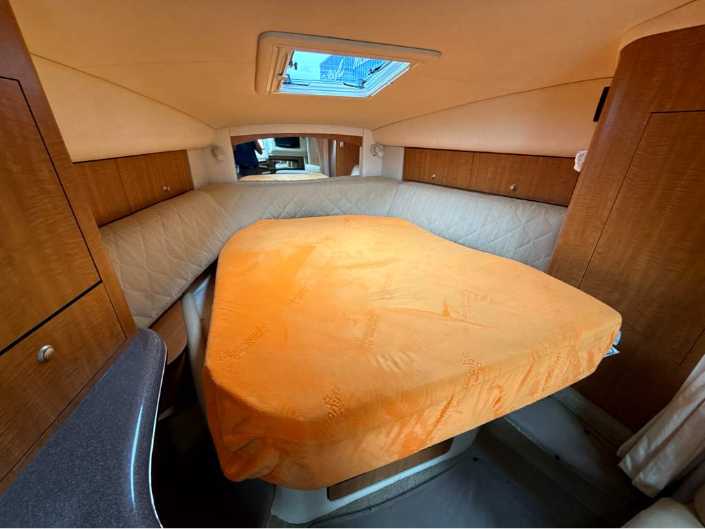 2006 Sea Ray 320 Sundancer - Image 5