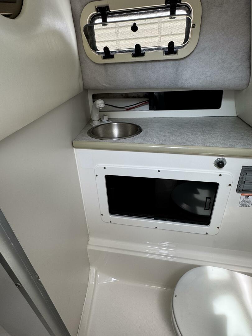 1999 Robalo 2640 - Image 23