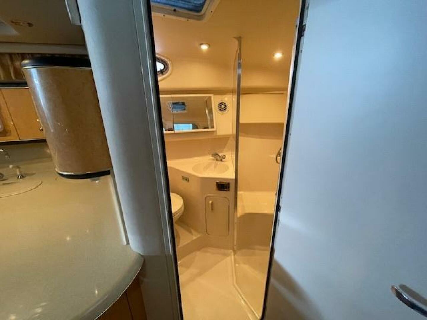 1998 Sea Ray 370 Sundancer - Image 32