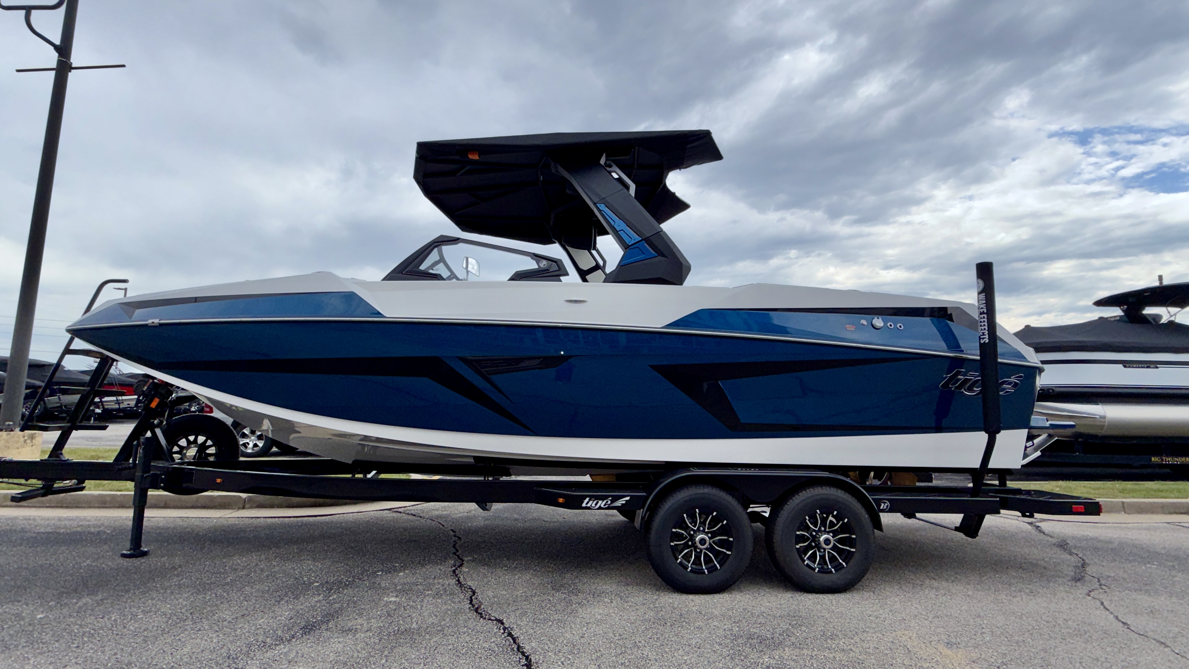 2027 Tigé  24RZX - Image 4