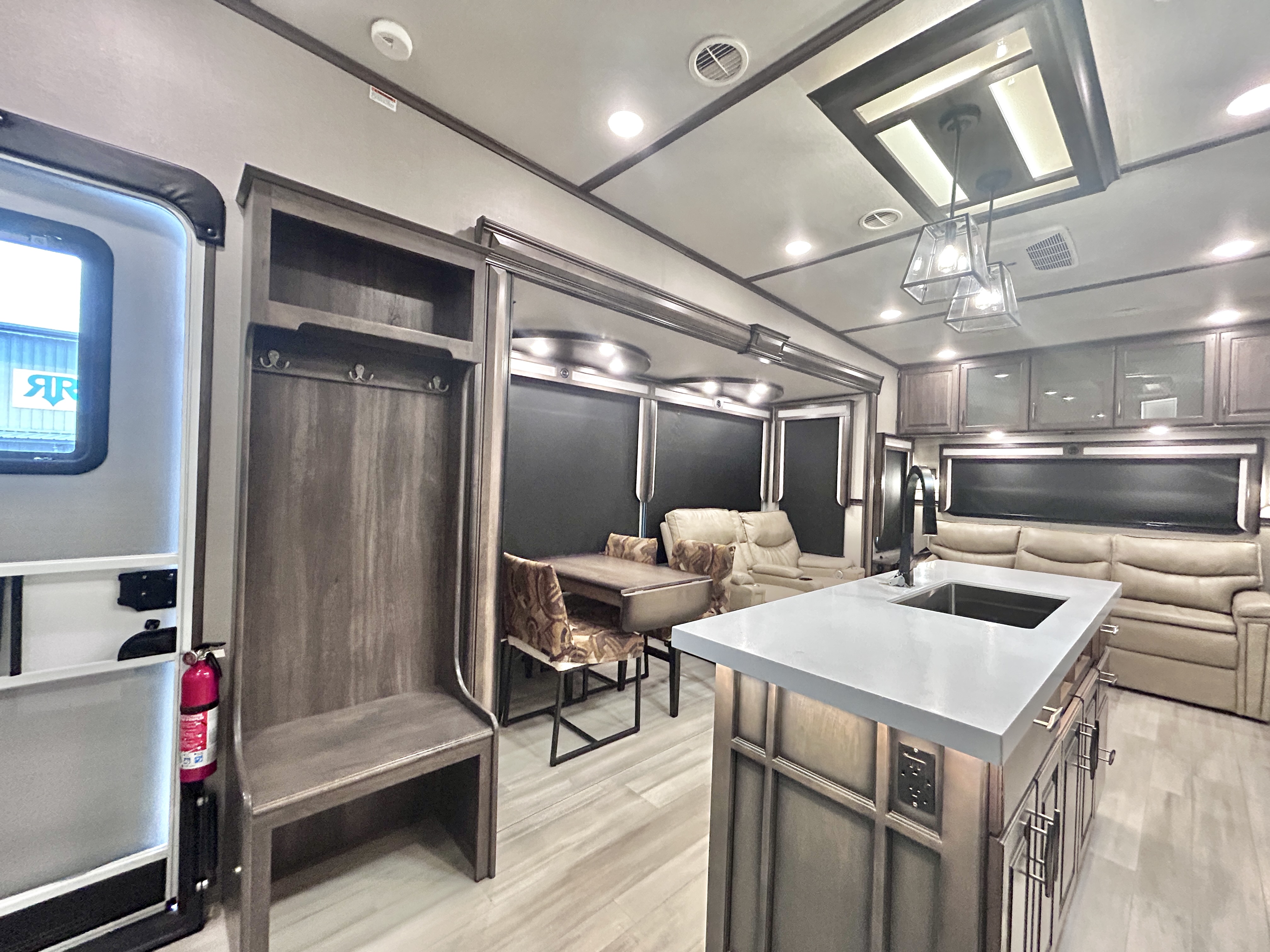 2021 Grand Design 373FB SOLITUDE - Image 19