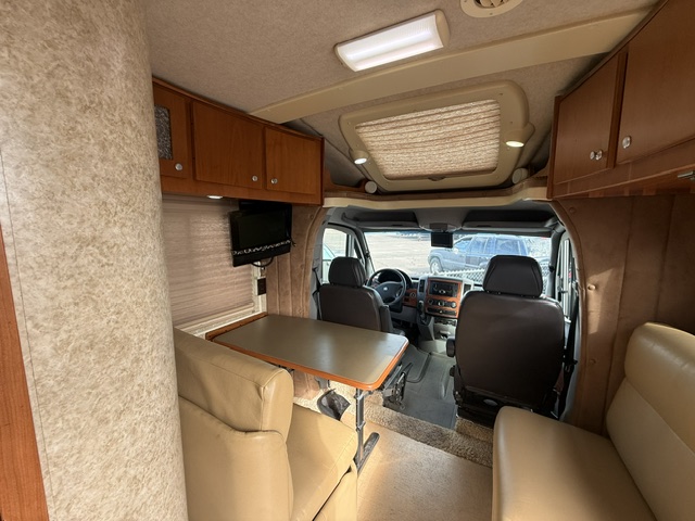 2009 Itasca Navion iQ 24DL - Image 6