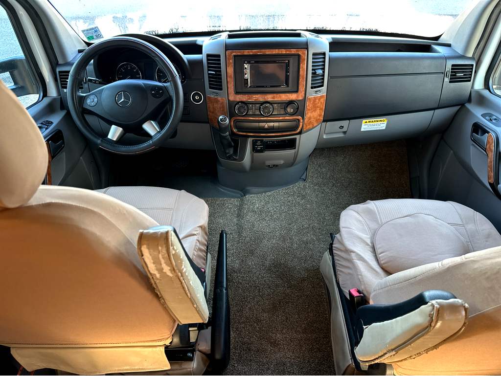 2018 THOR MOTOR COACH QUANTUM KM24 - Image 18