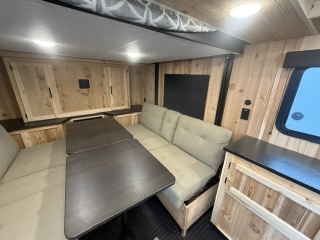 2027 CHEROKEE GREY WOLF 21JBH - Image 22