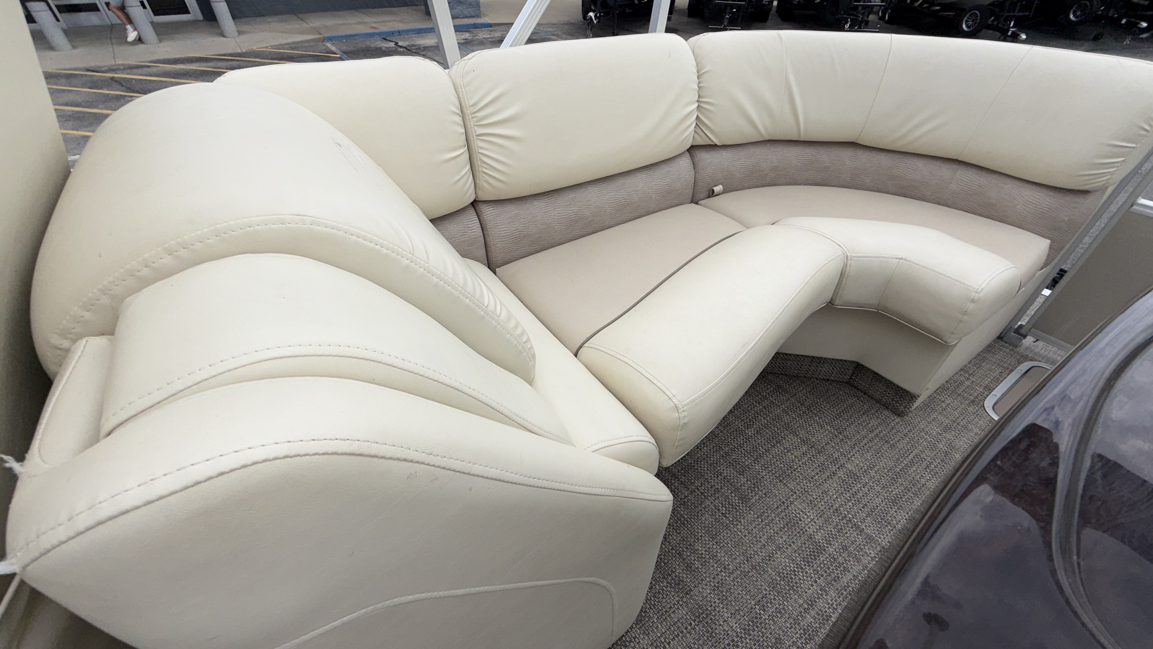 2015 Bennington 2550 RSR - Image 13