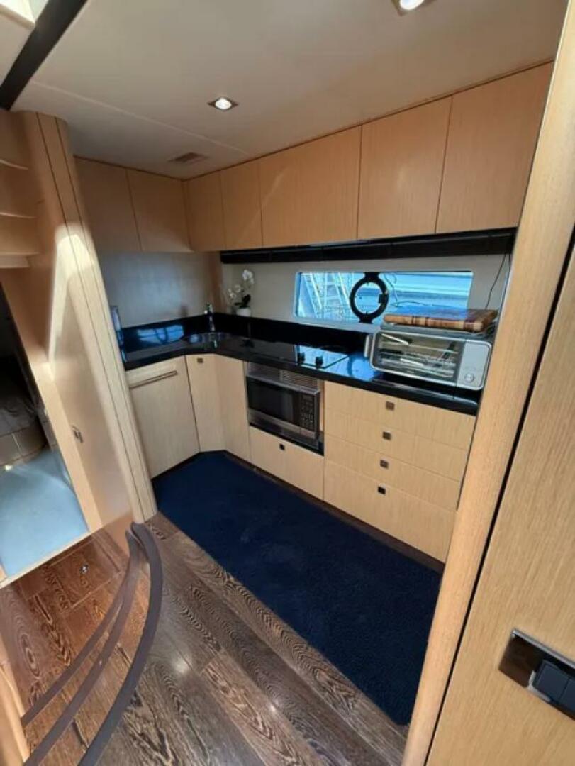 2017 Sunseeker 68 Predator - Image 11