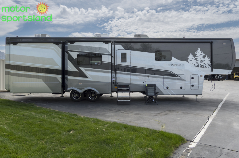 2025 CrossRoads Redwood RW401LK - Image 2