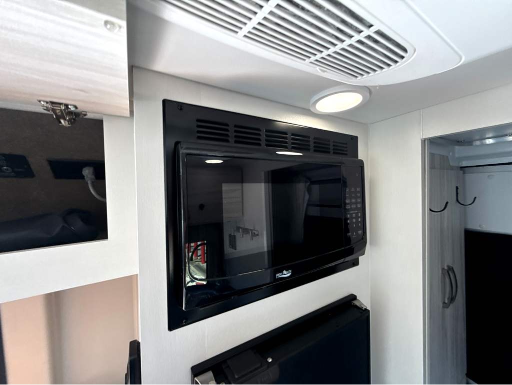 2026 JAYCO COMET 18C - Image 21