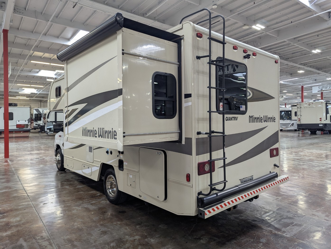 2022 Winnebago Minnie Winnie 22M - Image 4