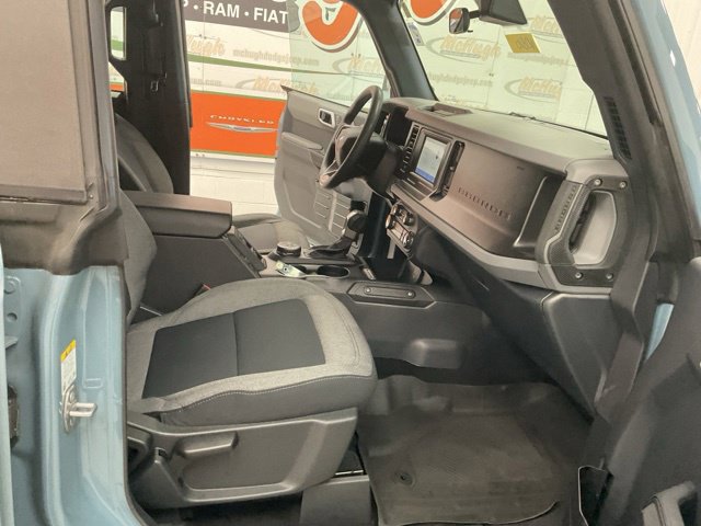2022 Ford Bronco Utility 4D Black Diamond 4WD - Image 27