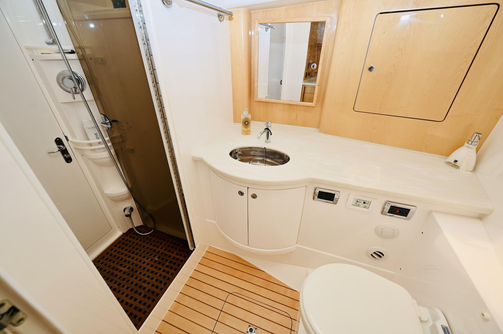 2019 Intrepid 475 Sport Yacht - Image 27