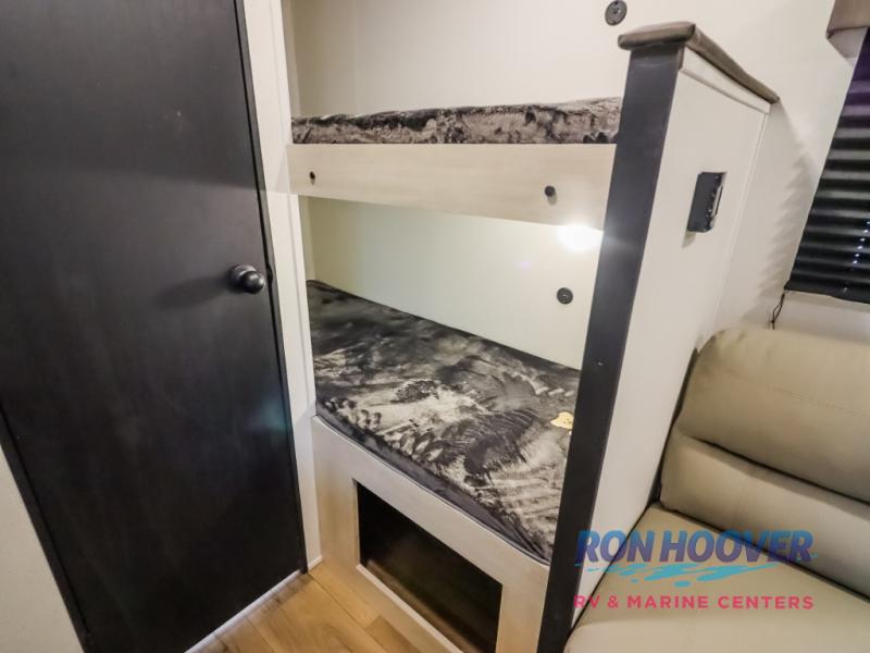 2026 FOREST RIVER 17BUNK - Image 19