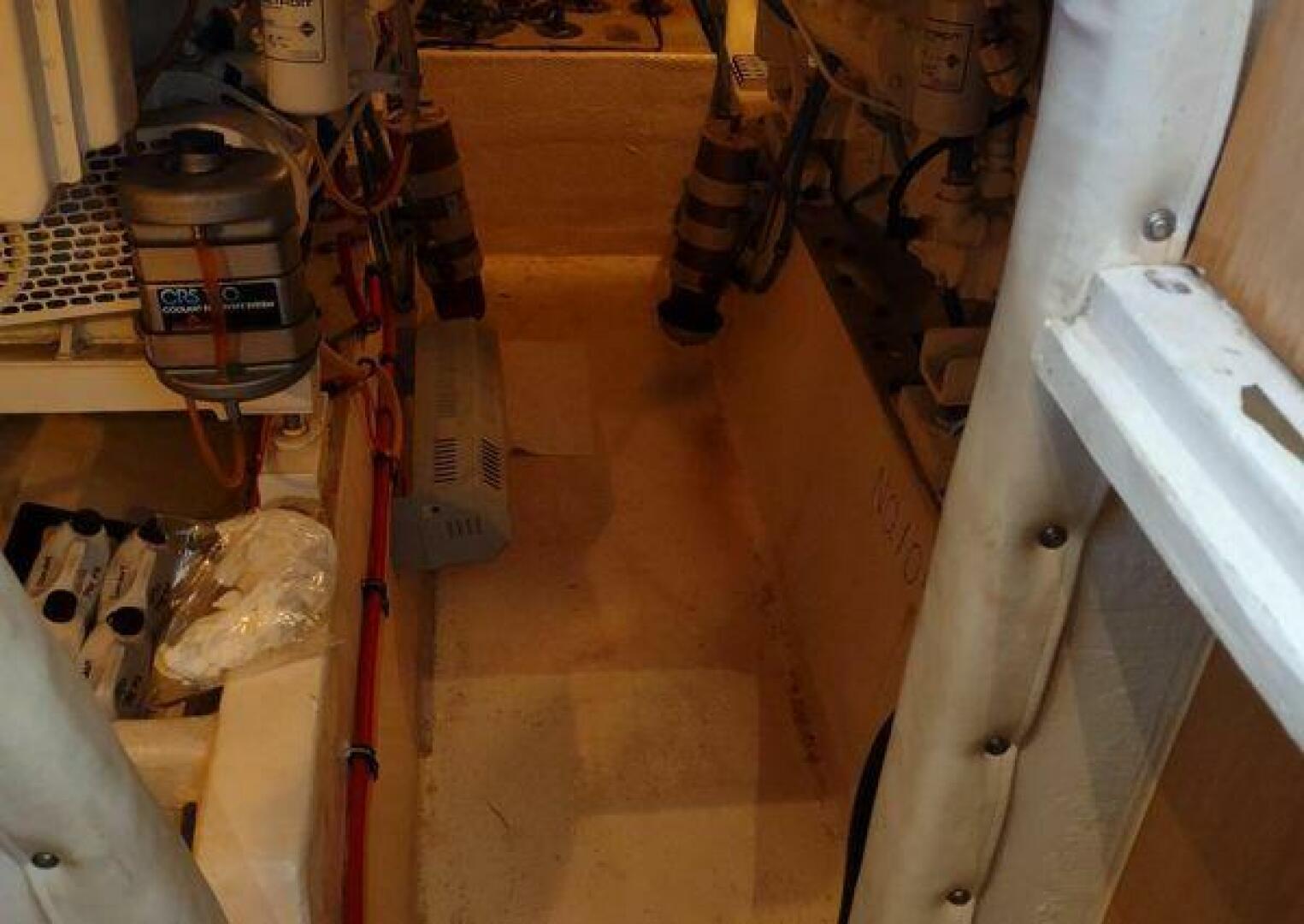 1996 Hatteras 50' Sport Deck - Image 99