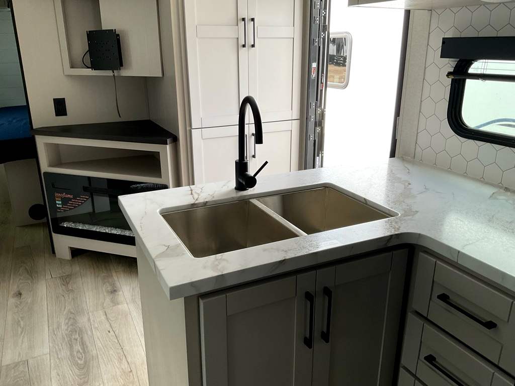 2026 JAYCO Jay Feather 29 BHB - Image 13