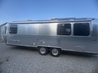 2026 AIRSTREAM GLOBETROTTER 27FBT - Image 8