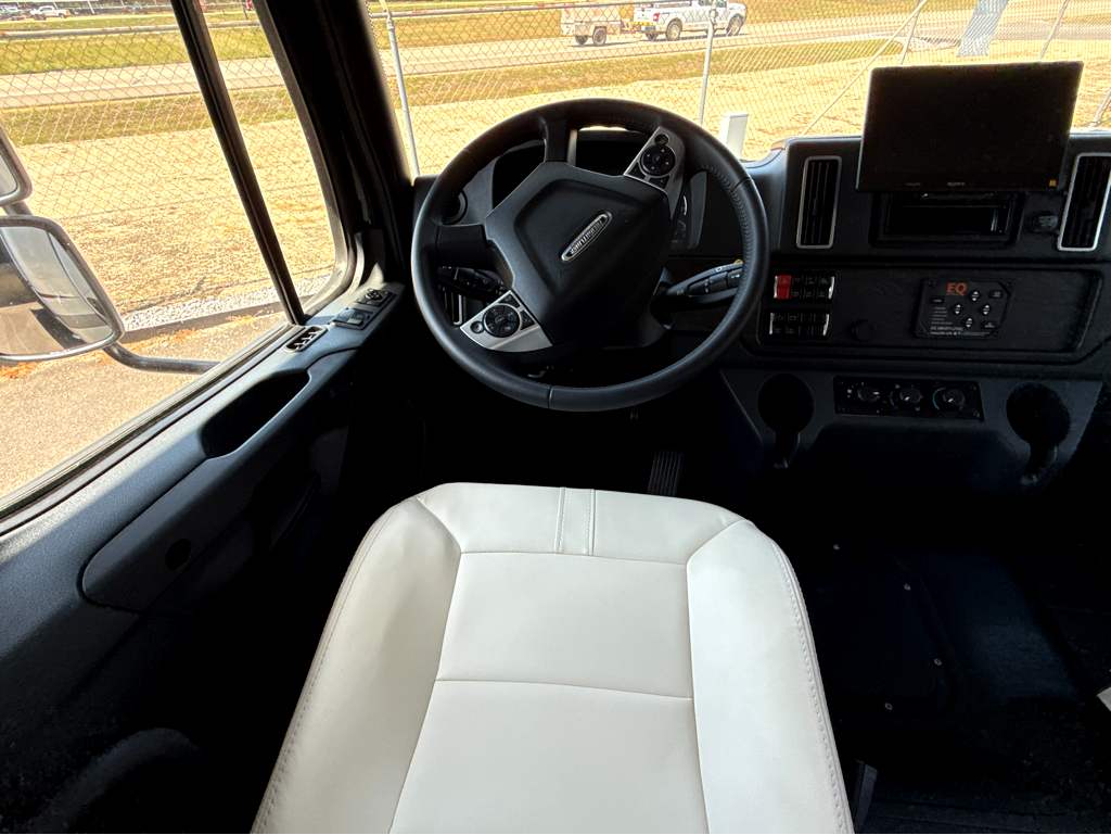 2026 ENTEGRA COACH ACCOLADE 37M - Image 10