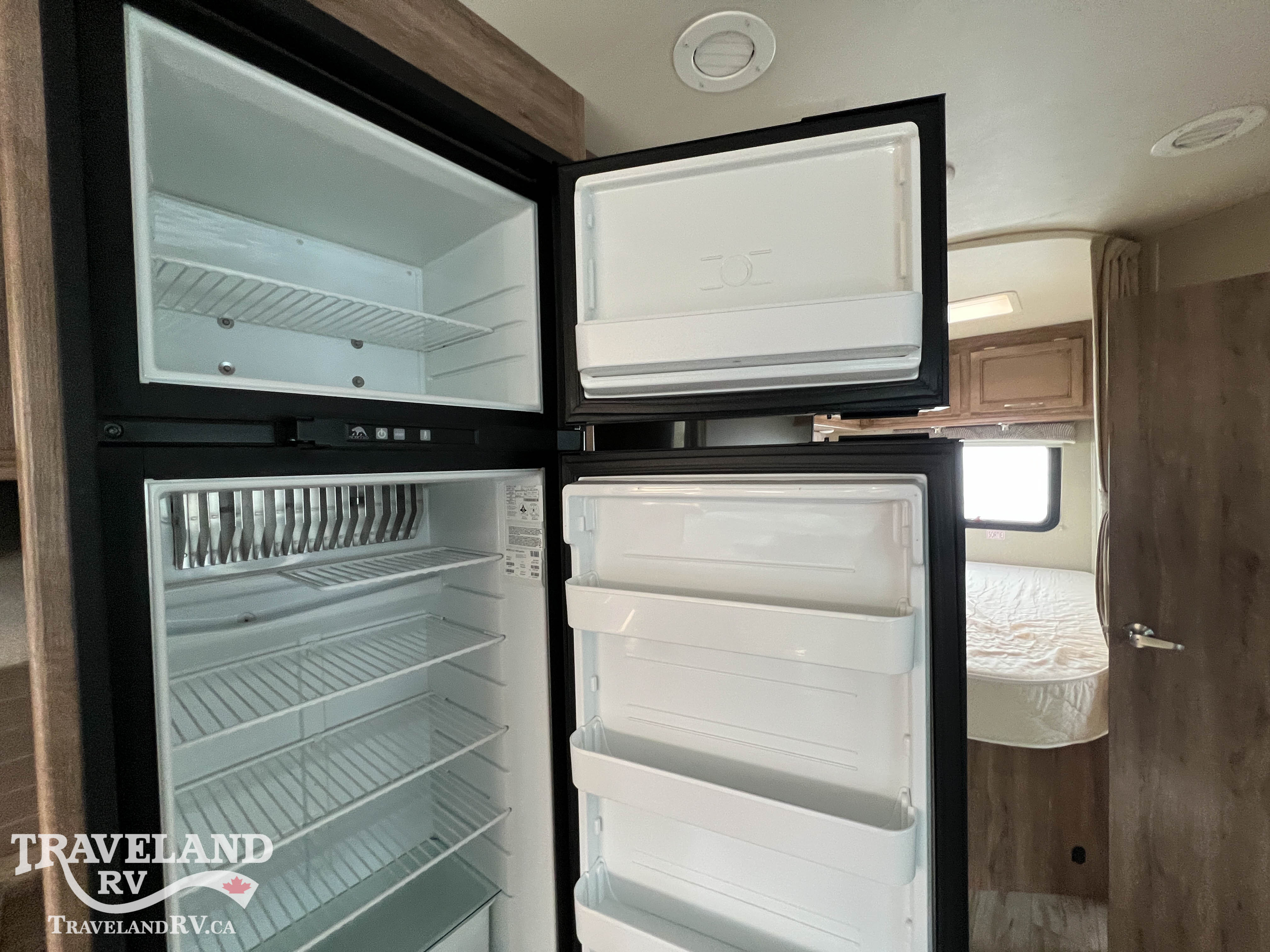 2019 Entegra Coach Odyssey 25R - Image 16