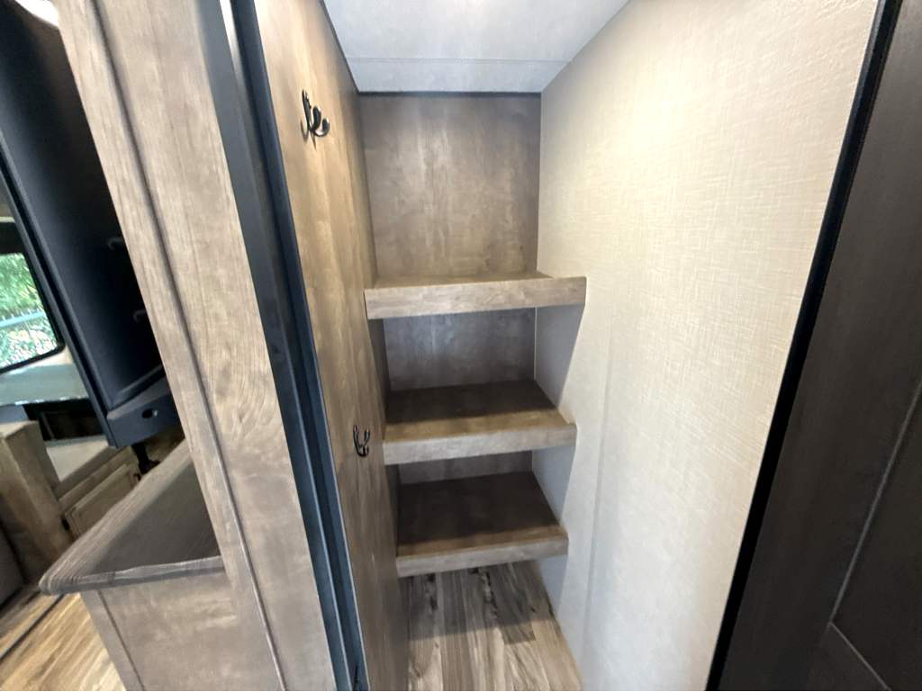 2024 VENTURE RV STRATUS 261VRB - Image 29