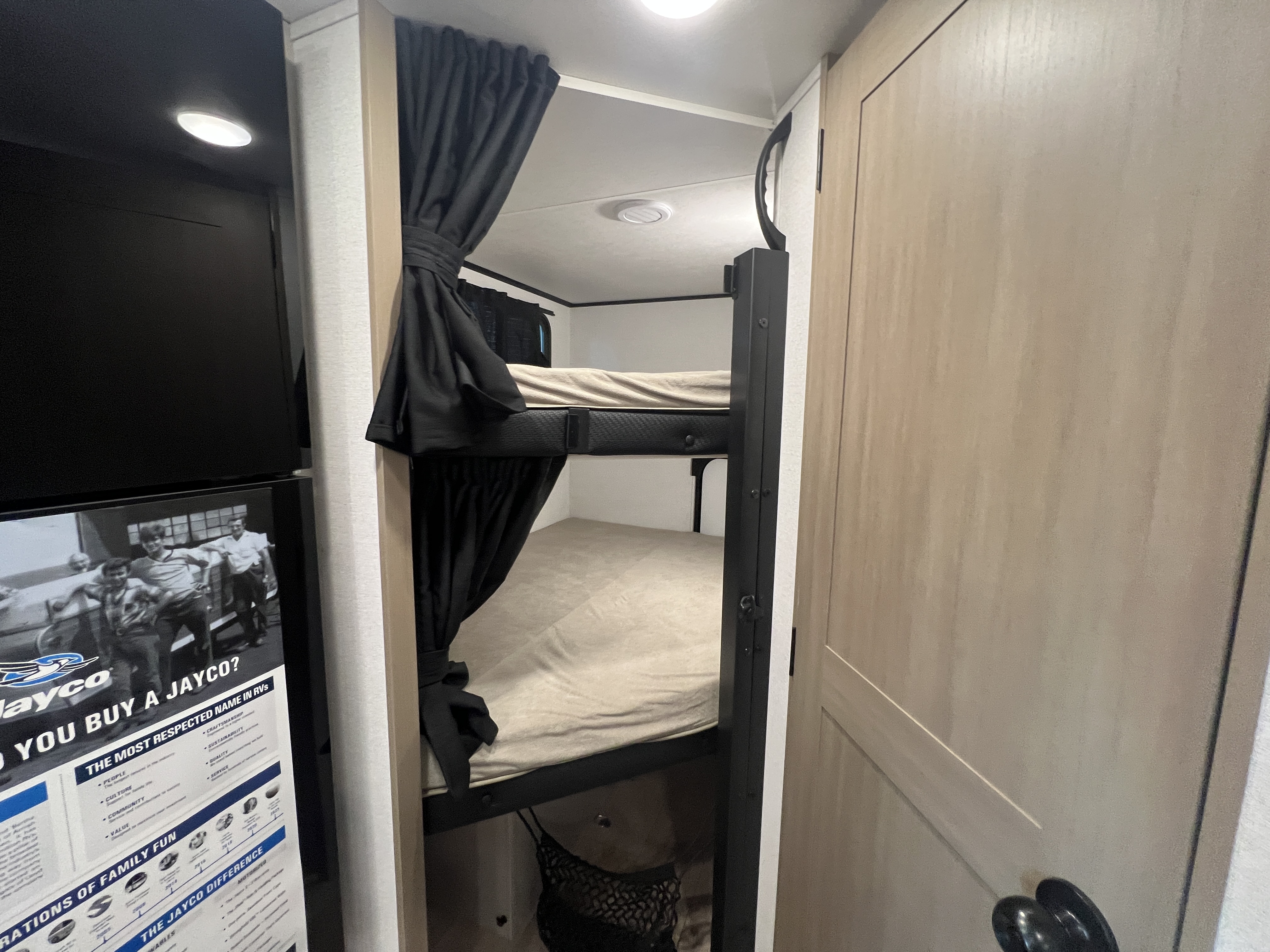 2027 Jayco Jay Feather 21MBH - Image 16