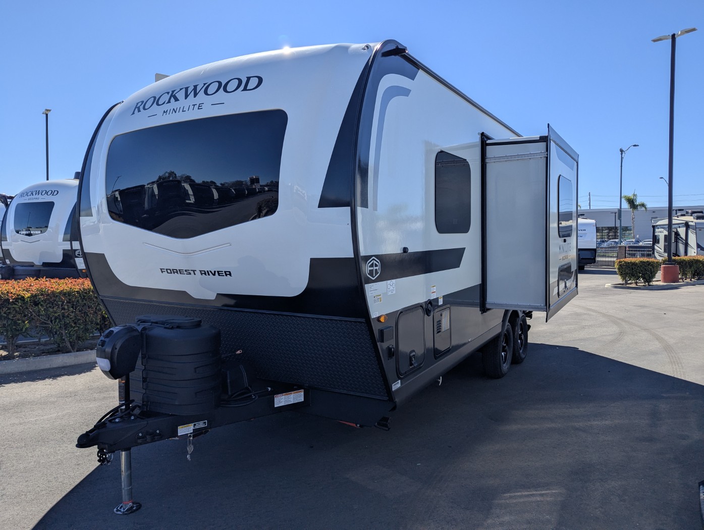 2027 Forest River Rockwood Mini Lite 2109S - Image 3