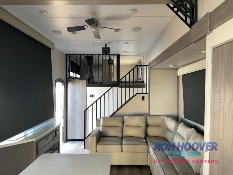 2025 COACHMEN CATALINA 42CONDO - Image 17