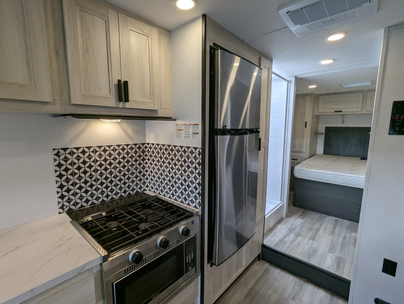 2024 Forest River Sunseeker 2850S LE - Image 15