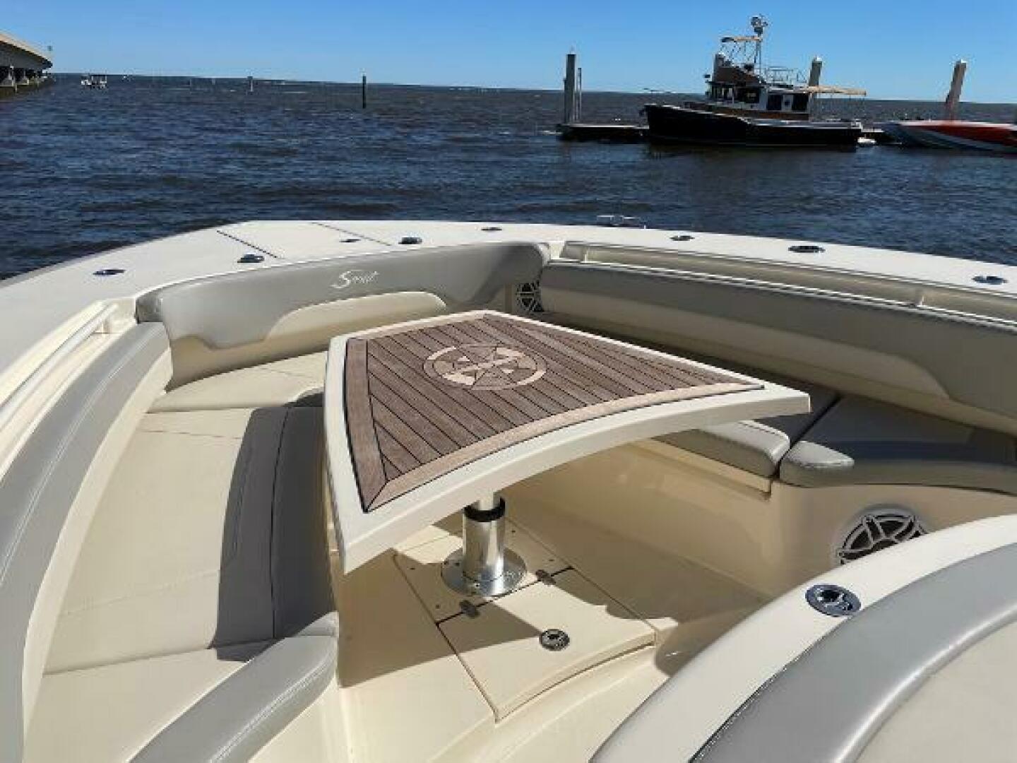 2019 Scout 380 LXF - Image 10