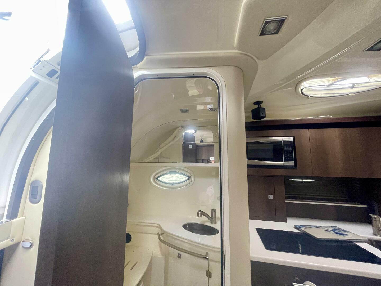 2016 Monterey 335 Sport Yacht - Image 42