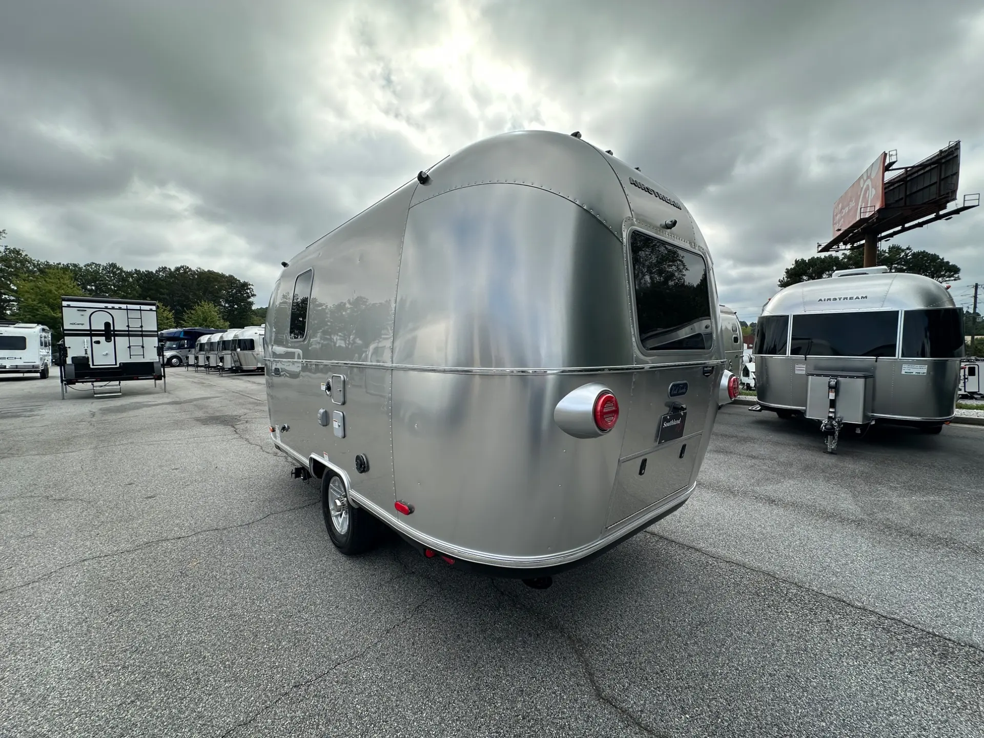 2027 Airstream World Traveler 17Rb - Image 7
