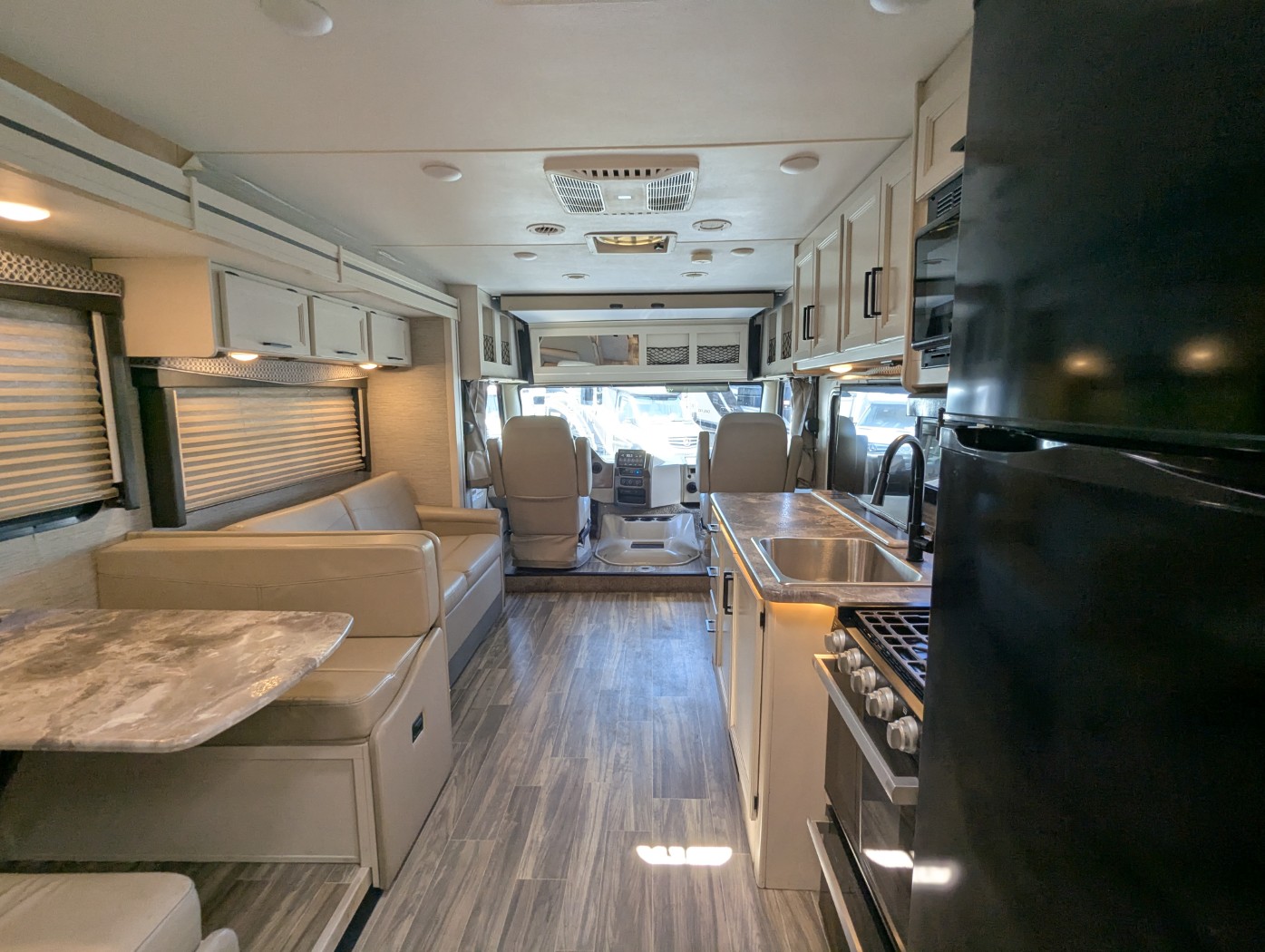 2022 Thor Motor Coach A.C.E. 30.3 - Image 30