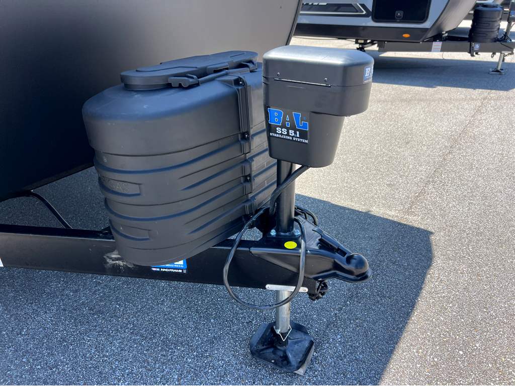 2026 VENTURE RV STRATUS 211VBH - Image 25