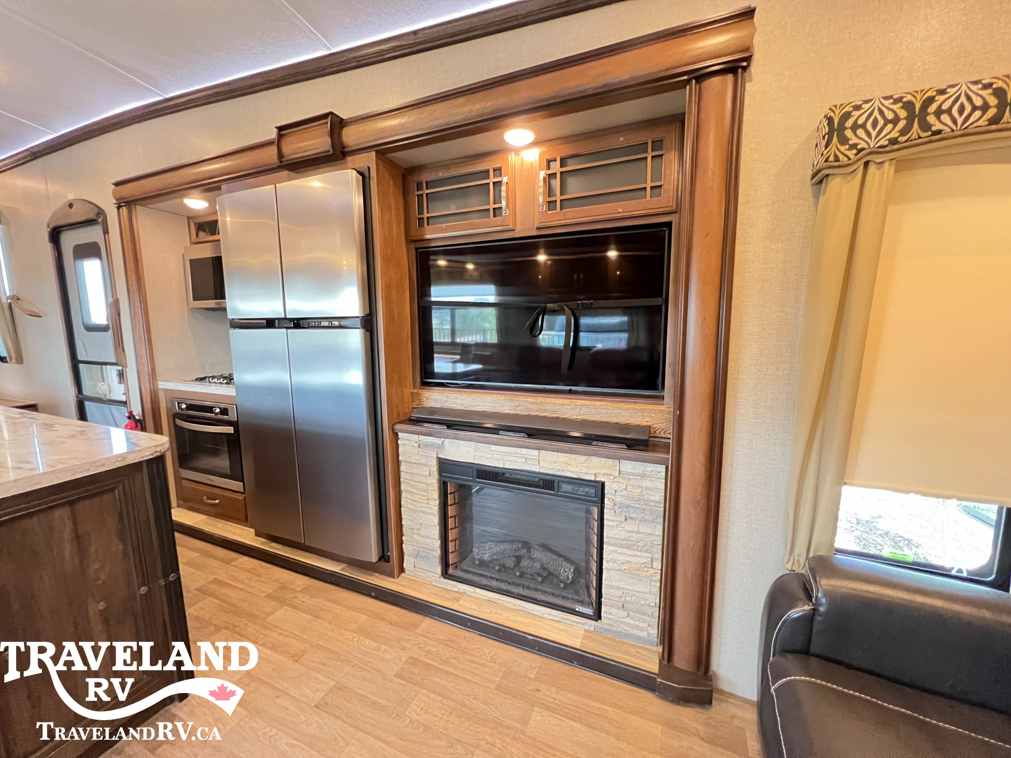 2018 KEYSTONE MONTANA 3160RL LEGACY EDITION - Image 17