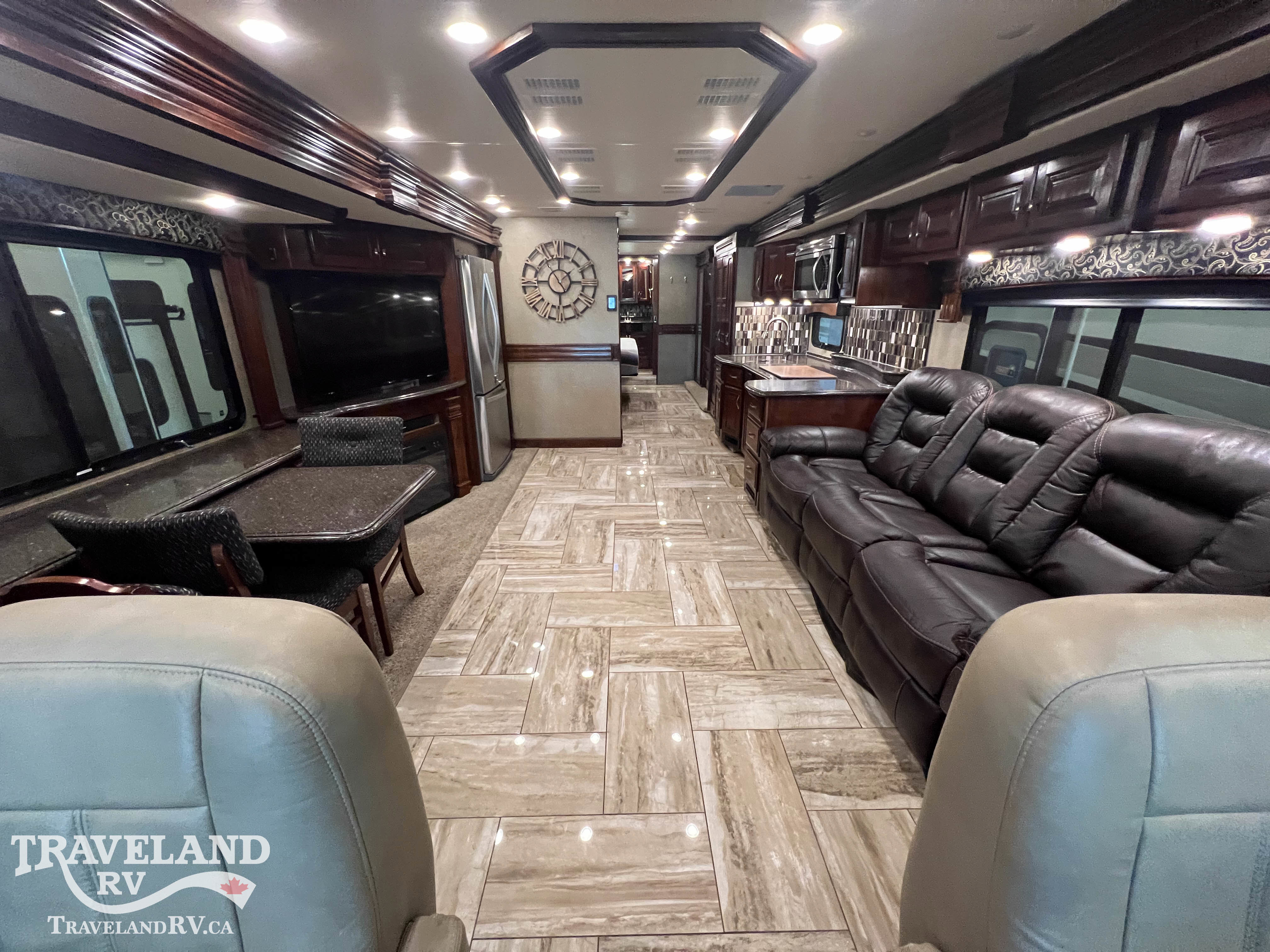 2018 Fleetwood Discovery LXE 40D - Image 10