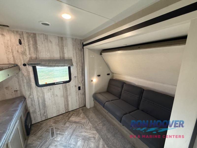 2023 Palomino Puma 32BHFS - Image 4
