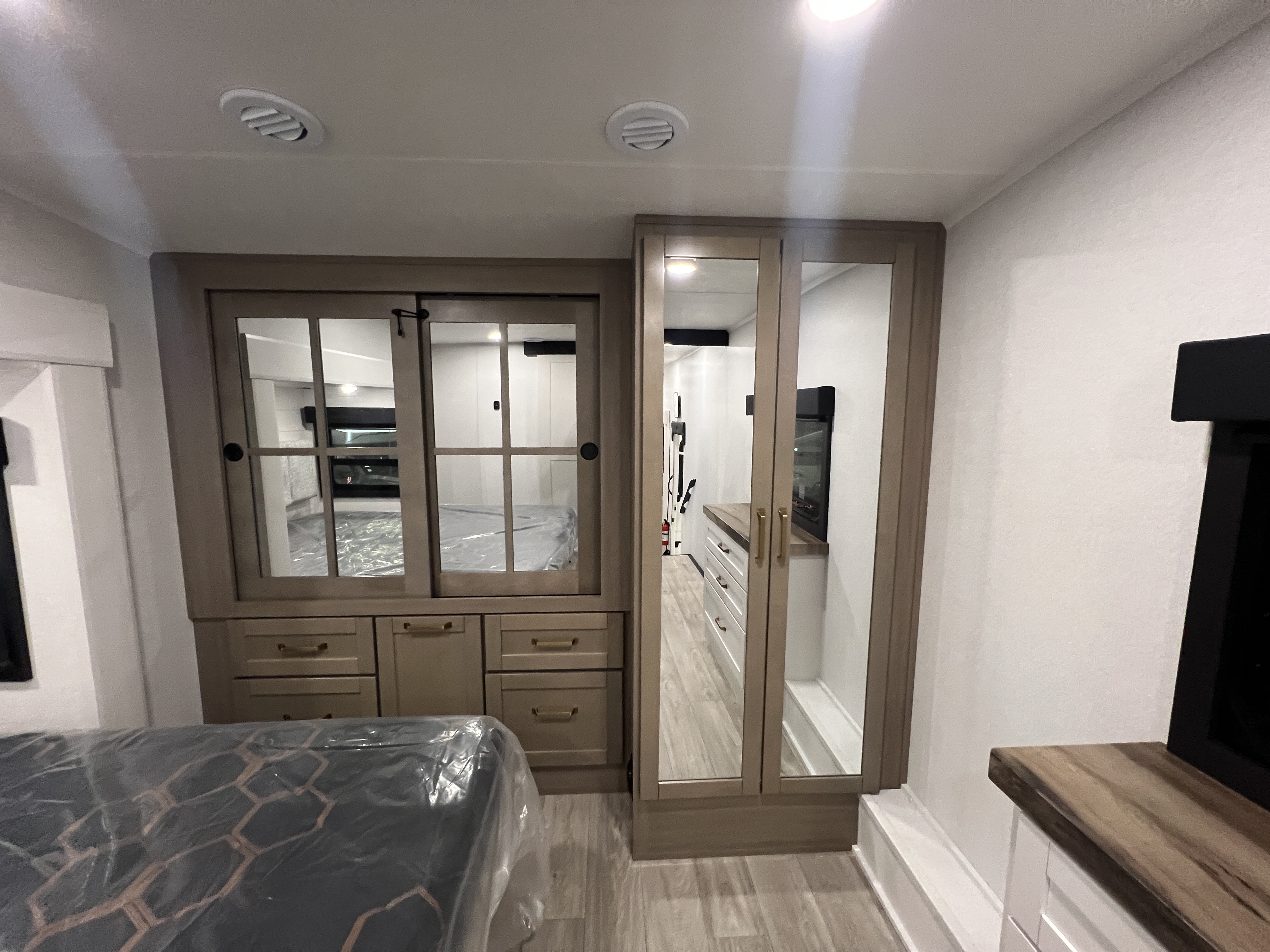 2027 Jayco Eagle 321RSTS - Image 20