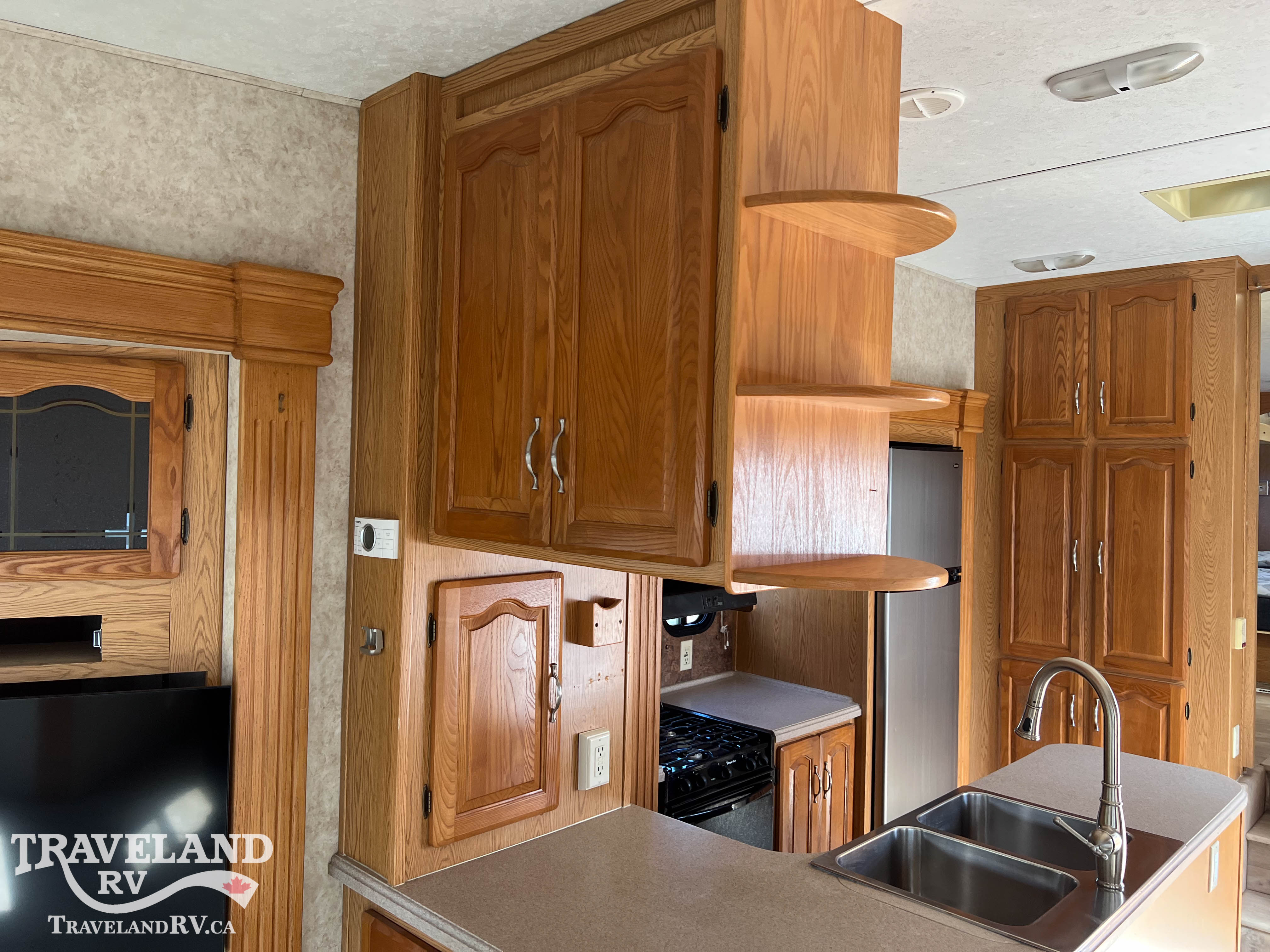 2006 KEYSTONE MONTANA 3400RL - Image 15