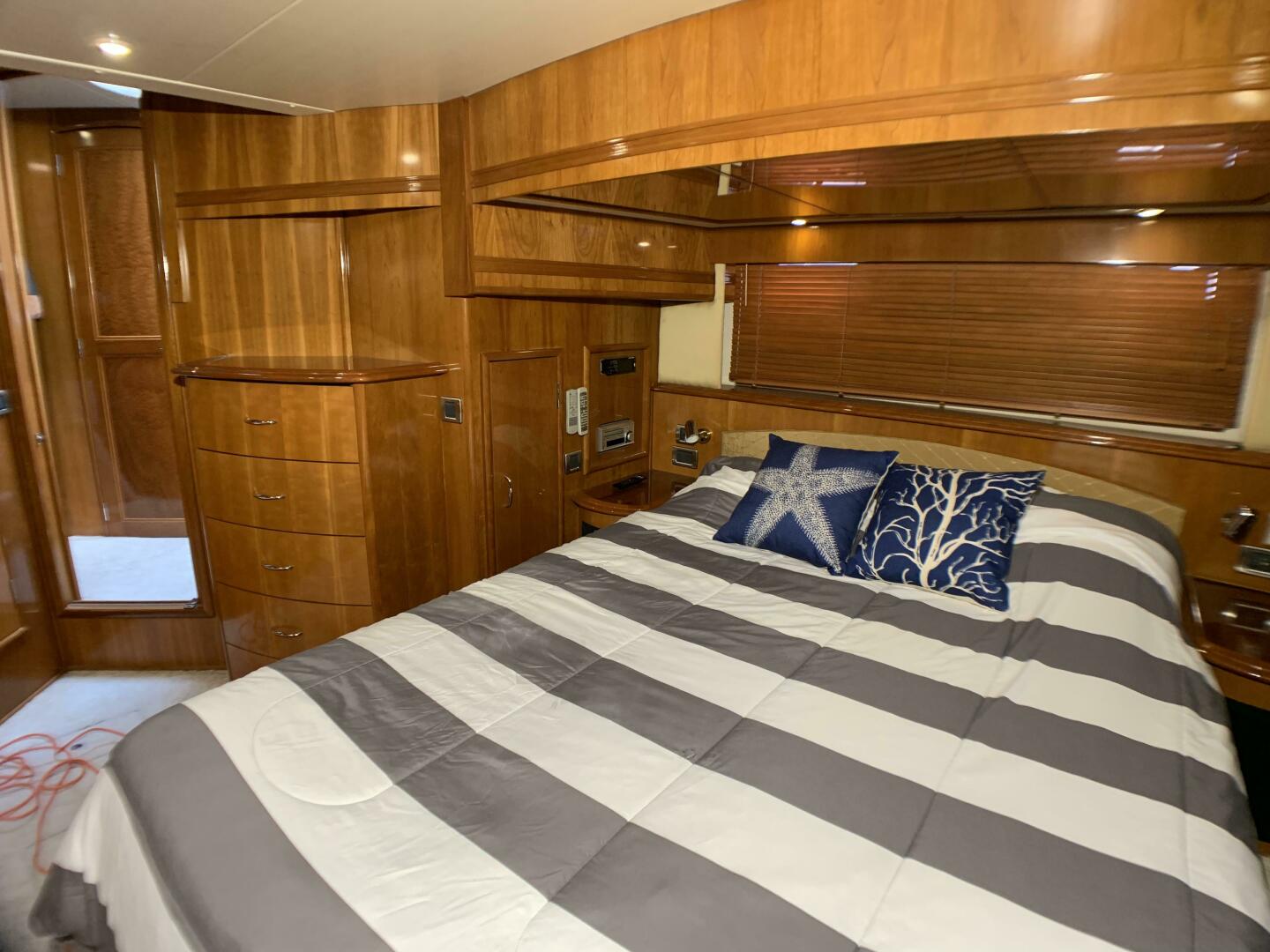 2006 Carver 56 Voyager - Image 73