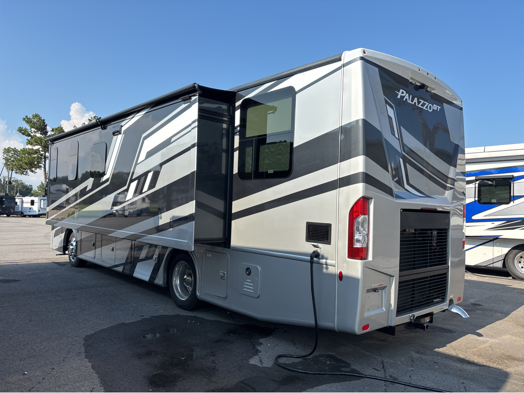 2026 THOR MOTOR COACH PALAZZO 33.6 - Image 4