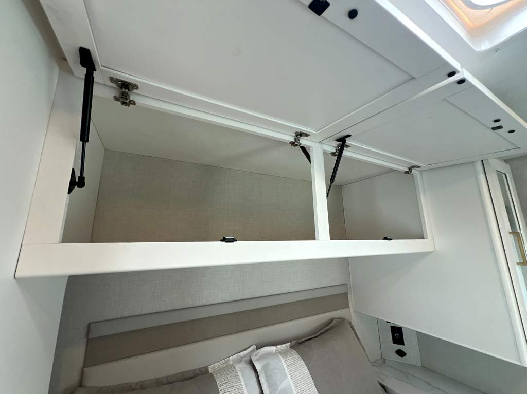 2027 THOR MOTOR COACH MAGNITUDE GA28 - Image 23