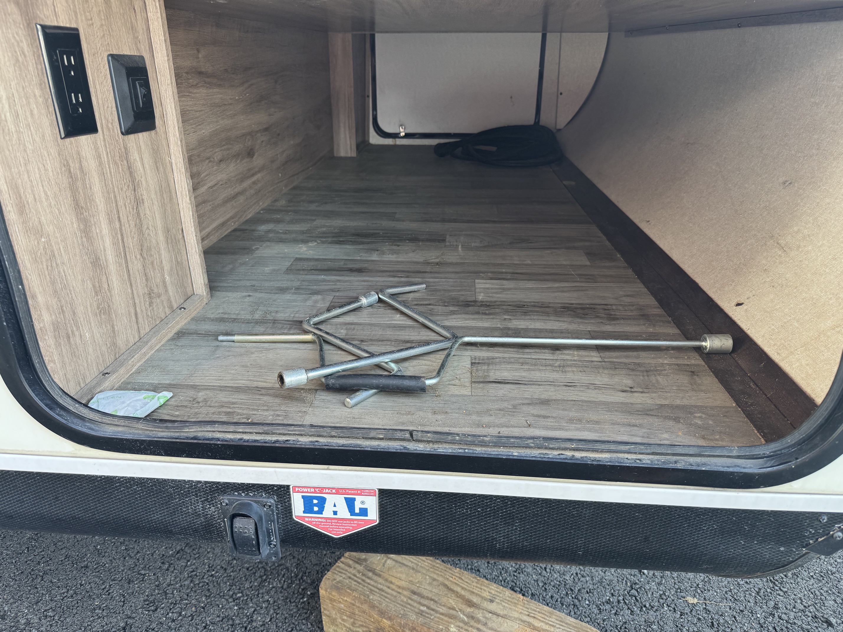 2019 JAYCO JAY FEATHER 23RB - Image 5