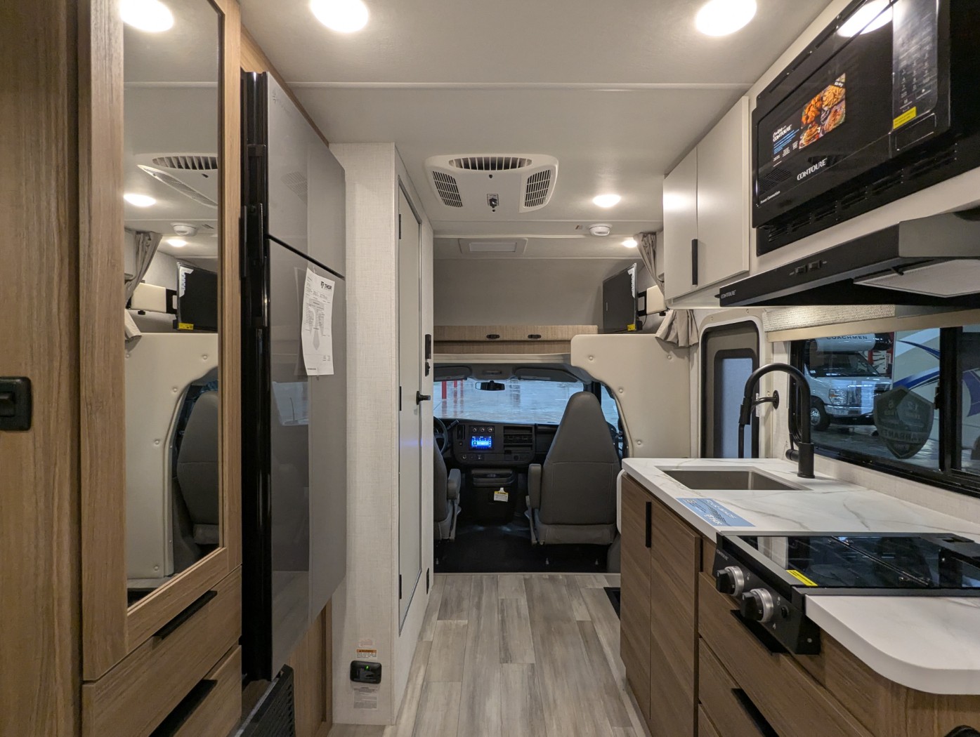 2027 Thor Motor Coach Four Winds 19Z - Image 23