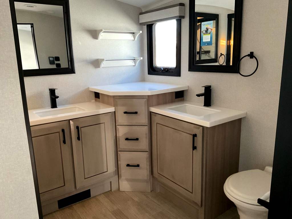 2026 JAYCO PINNACLE 39 FLOK - Image 21