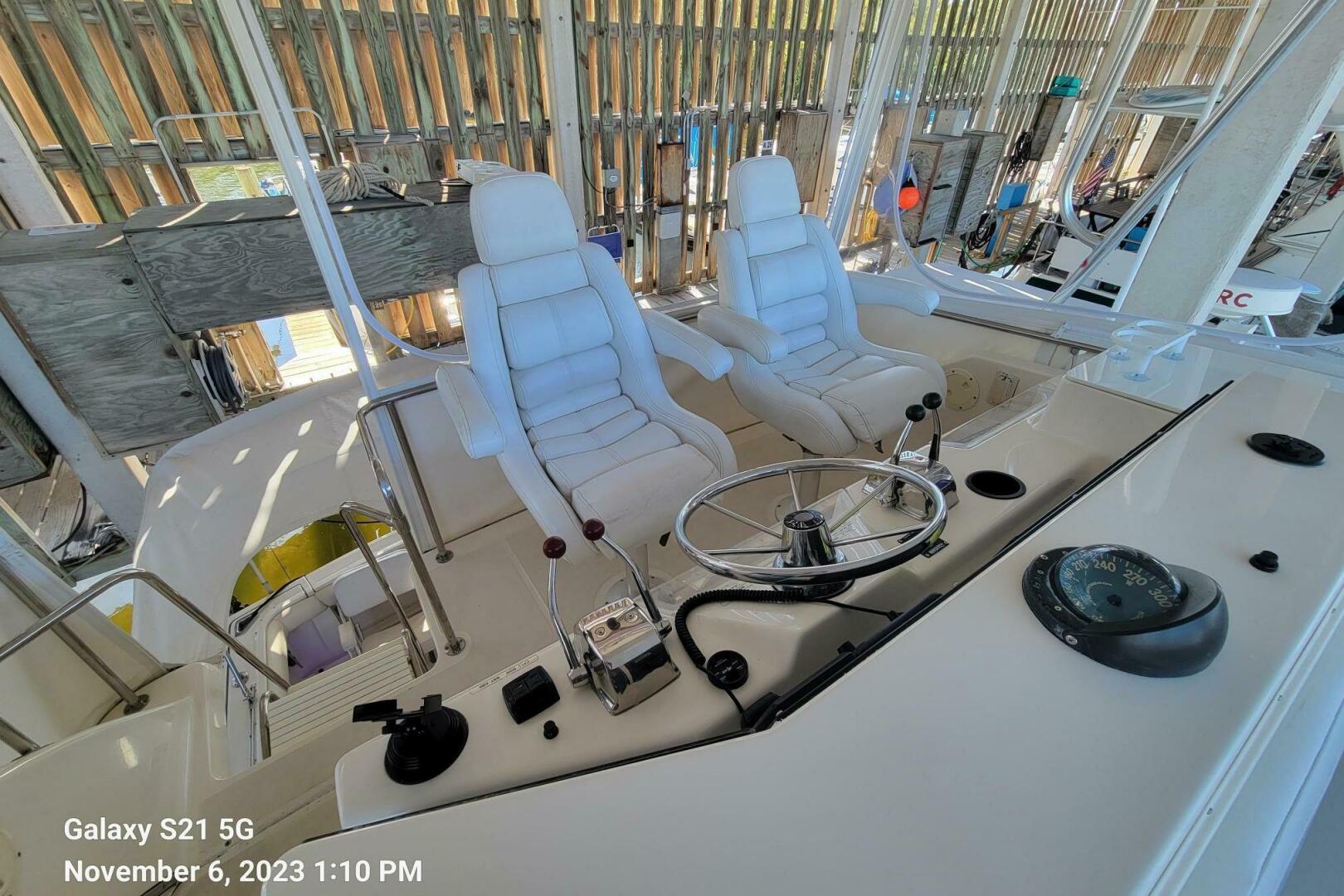 1994 Tiara Yachts 3600 Convertible - Image 7