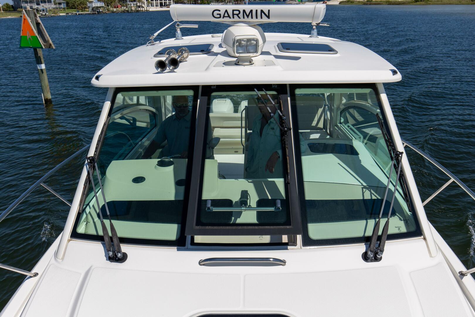 2019 Boston Whaler 345 CONQUEST - Image 4