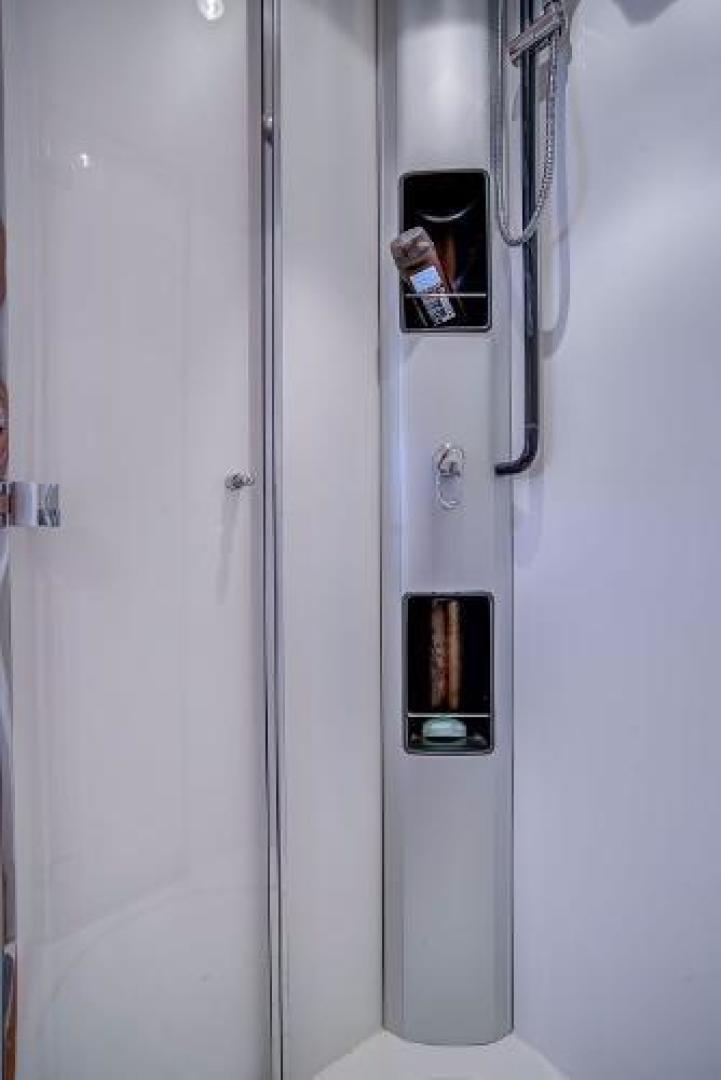 2008 Pershing - Image 26