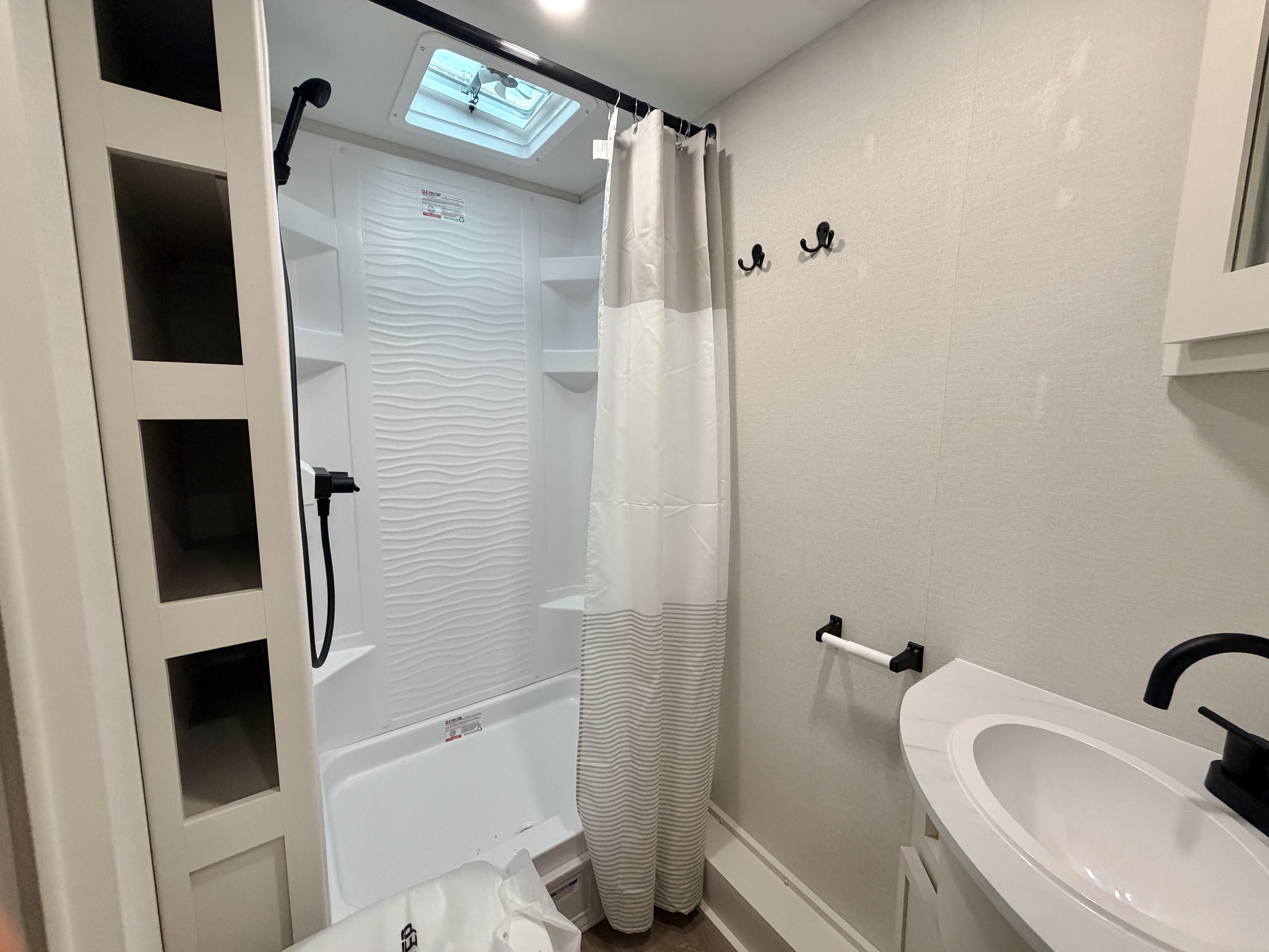 2027 Grand Design Transcend XPLOR 24BHX - Image 19