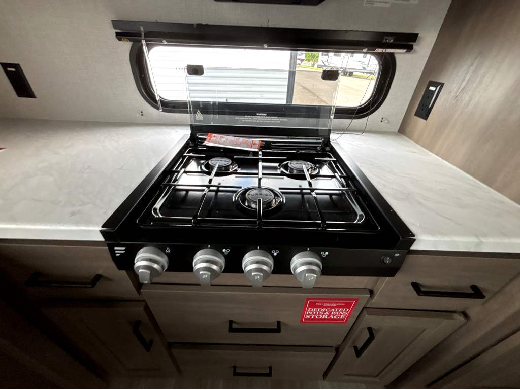 2026 GRAND DESIGN TRANSCEND 315RKT - Image 13