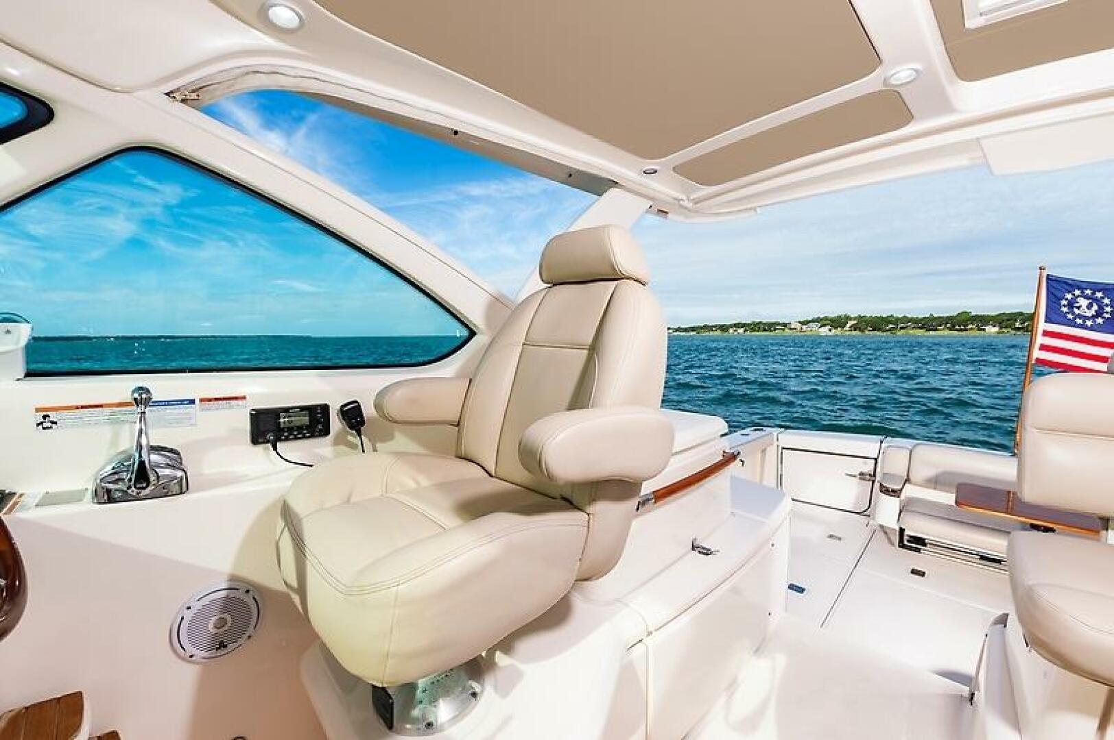 2015 Tiara Yachts 39 Coronet - Image 22
