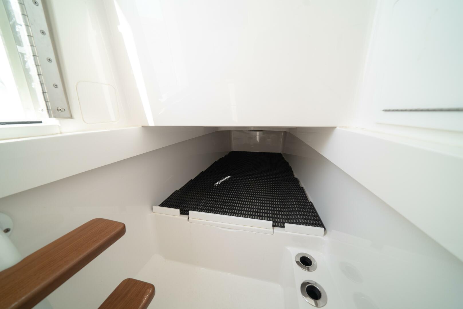 2022 Valhalla Boatworks V-37 - Image 3