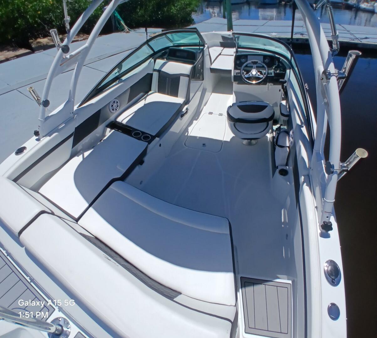 2023 Monterey M-225 - Image 12